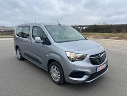 Grau Gebraucht 2020 Opel Combo Life Edition Van / Kleinbus | 16.900 € (Fairer Preis)