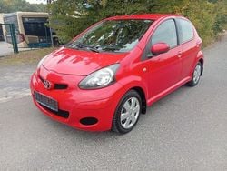 Rot Gebraucht 2009 Toyota Aygo Team Kleinwagen | 2.799 € (Etwas zu teuer)