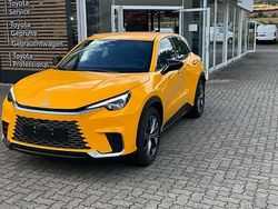 Gelb Neu 2025 Lexus LBX SUV | 34.290 € (Fairer Preis)