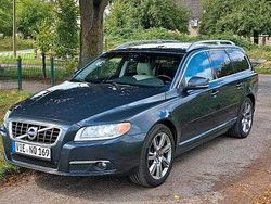 Grau Gebraucht 2012 Volvo V70 Kombi | 7.600 € (Etwas zu teuer)