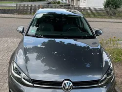 Grau Gebraucht 2018 VW Golf VII Highline Limousine | 17.500 € (Guter Preis)