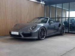 Grau Gebraucht 2016 Porsche 911 Turbo Cabriolet Cabrio | 141.610 € (Etwas zu teuer)