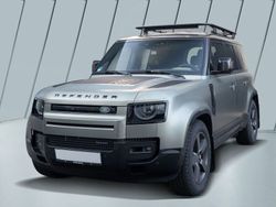 Grün (metallic) Gebraucht 2023 Land Rover Defender SUV | 89.990 €