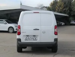Weiss Gebraucht 2024 Opel Combo-e Life Edition+ Limousine | 33.449 € (Teuer)
