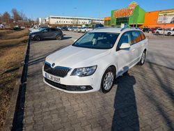 Weiß Gebraucht 2014 Skoda Superb Active Kombi | 7.800 € (Fairer Preis)