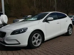 Weiß Gebraucht 2015 Volvo V40 Kombi | 10.990 € (Fairer Preis)