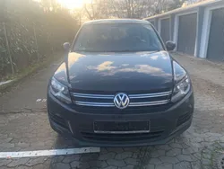 Grau Gebraucht 2015 VW Tiguan Trendline SUV | 8.999 € (Guter Preis)