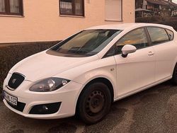 Weiß Gebraucht 2010 Seat Leon Limousine | 2.800 € (Guter Preis)