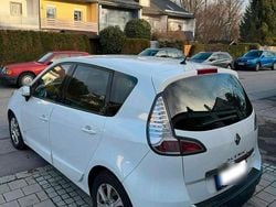 Weiß Gebraucht 2013 Renault Scénic Van / Kleinbus | 5.700 € (Guter Preis)
