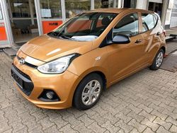 Orange Gebraucht 2016 Hyundai i10 Classic Kleinwagen | 7.480 € (Etwas zu teuer)