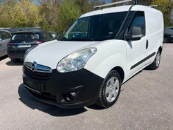 Weiß Gebraucht 2012 Opel Combo Van / Kleinbus | 4.900 € (Fairer Preis)