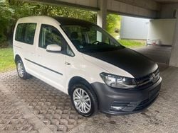 Weiß Gebraucht 2016 VW Caddy Trendline Van / Kleinbus | 17.400 € (Fairer Preis)