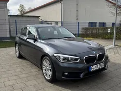 Grau Gebraucht 2017 BMW 118 Kleinwagen | 10.900 € (Guter Preis)