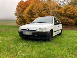 Weiß Gebraucht 1997 Peugeot 106 Kleinwagen | 1.250 €