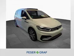 Oryxweiß perlmutteffekt Gebraucht 2024 VW Touran R-line Van / Kleinbus | 39.980 € (Fairer Preis)