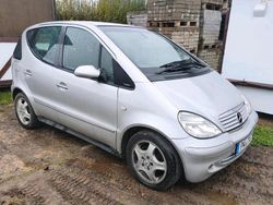 Silber Gebraucht 2001 Mercedes A140 Kleinwagen | 1.899 €