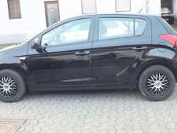 Schwarz Gebraucht 2012 Hyundai i20 Comfort Limousine | 3.900 € (Fairer Preis)