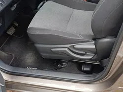 Grau Gebraucht 2016 Toyota Yaris Hybrid Edition-S Kleinwagen | 12.990 € (Etwas zu teuer)