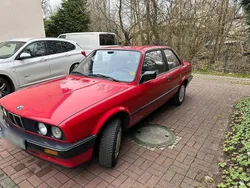 Rot Gebraucht 1987 BMW 316 Basis Limousine | 6.700 €