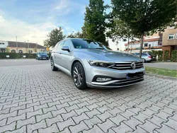 Grau Gebraucht 2020 VW Passat Elegance Kombi | 22.799 € (Etwas zu teuer)