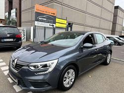 Titangrau Gebraucht 2016 Renault Mégane III Life Kleinwagen | 9.300 € (Fairer Preis)
