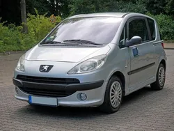 Silber Gebraucht 2006 Peugeot 1007 Filou Kleinwagen | 2.950 € (Teuer)