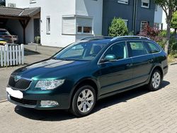 Grün Gebraucht 2010 Skoda Superb Kombi | 5.400 € (Fairer Preis)