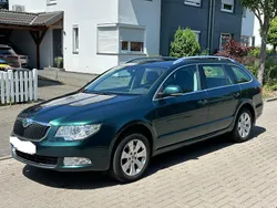 Grün Gebraucht 2010 Skoda Superb Kombi | 5.725 € (Fairer Preis)