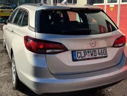 Silber Gebraucht 2017 Opel Astra Active Kombi | 8.700 €
