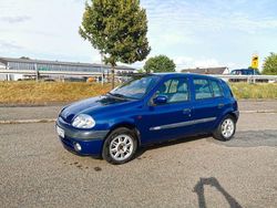 Blau Gebraucht 2000 Renault Clio II Initiale Limousine | 1.800 € (Guter Preis)