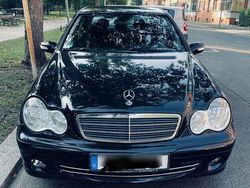 Schwarz Gebraucht 2006 Mercedes C180 Classic Limousine | 3.390 € (Fairer Preis)