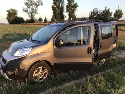 Grau Gebraucht 2022 Fiat Fiorino Trekking Van / Kleinbus | 13.990 € (Fairer Preis)