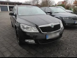 Schwarz Gebraucht 2013 Skoda Octavia Kombi | 3.500 €