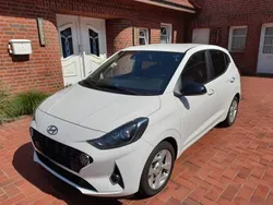 Weiß Gebraucht 2023 Hyundai i10 GO! Kleinwagen | 14.500 € (Fairer Preis)