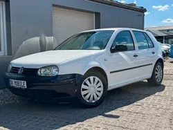 Weiß Gebraucht 1999 VW Golf IV Basis Limousine | 499 € (Guter Preis)