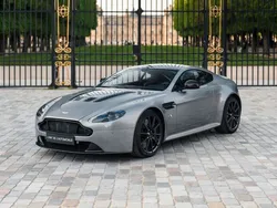 Grau Gebraucht 2015 Aston Martin V12 Vantage | 129.900 € (Teuer)