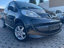 Schwarz Gebraucht 2008 Peugeot 107 Urban Move Kleinwagen | 2.998 € (Fairer Preis)