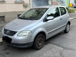 Silber Gebraucht 2003 VW Fox Kleinwagen | 1.500 €