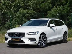Weiß Gebraucht 2021 Volvo V60 Inscription Kombi | 26.900 € (Fairer Preis)
