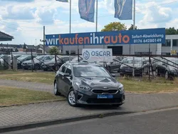 Grau Gebraucht 2018 Kia Ceed Limousine | 11.999 € (Fairer Preis)