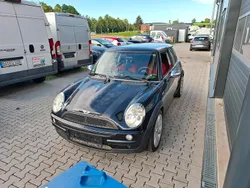 Schwarz Gebraucht 2003 Mini Cooper Sport Kleinwagen | 2.695 € (Teuer)
