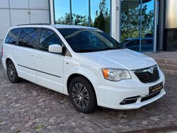 Weiß Gebraucht 2014 Lancia Voyager S Van / Kleinbus | 13.900 € (Fairer Preis)