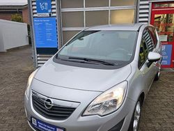Silber Gebraucht 2011 Opel Meriva Design Edition Van / Kleinbus | 4.900 € (Fairer Preis)