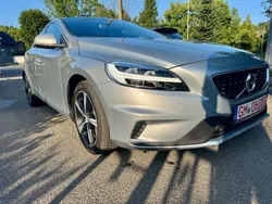 Exclusive metaalkleur 477 elec Gebraucht 2019 Volvo V40 Kombi | 19.399 € (Fairer Preis)