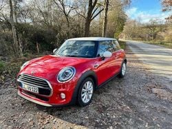 Rot Gebraucht 2018 Mini Cooper Kleinwagen | 16.500 € (Fairer Preis)