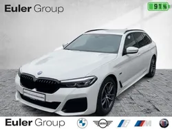 Weiss Gebraucht 2022 BMW 520 M Sport Kombi | 32.949 € (Guter Preis)