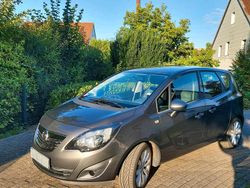 Grau Gebraucht 2012 Opel Meriva Innovation Van / Kleinbus | 8.500 € (Teuer)