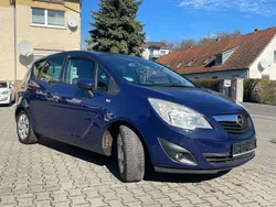 Blau Gebraucht 2011 Opel Meriva Innovation Van / Kleinbus | 6.390 € (Etwas zu teuer)