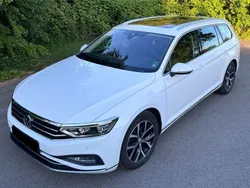 Weiß Gebraucht 2021 VW Passat Elegance Kombi | 22.000 € (Fairer Preis)