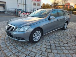 Grau Gebraucht 2010 Mercedes E220 Limousine | 4.790 € (Guter Preis)